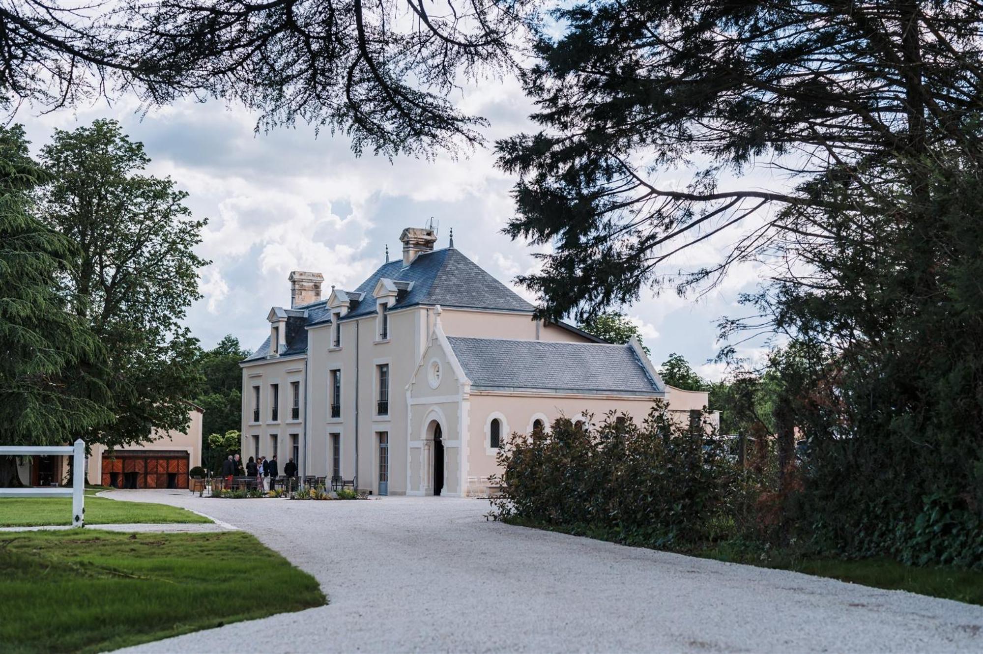 Domaine De L'Ecorcerie Hotel Fontaine-le-Comte Bagian luar foto
