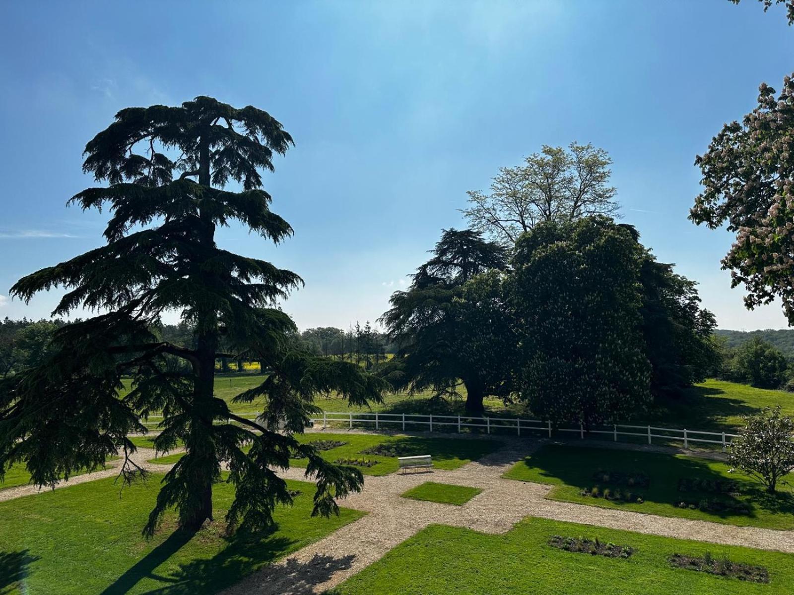 Domaine De L'Ecorcerie Hotel Fontaine-le-Comte Bagian luar foto