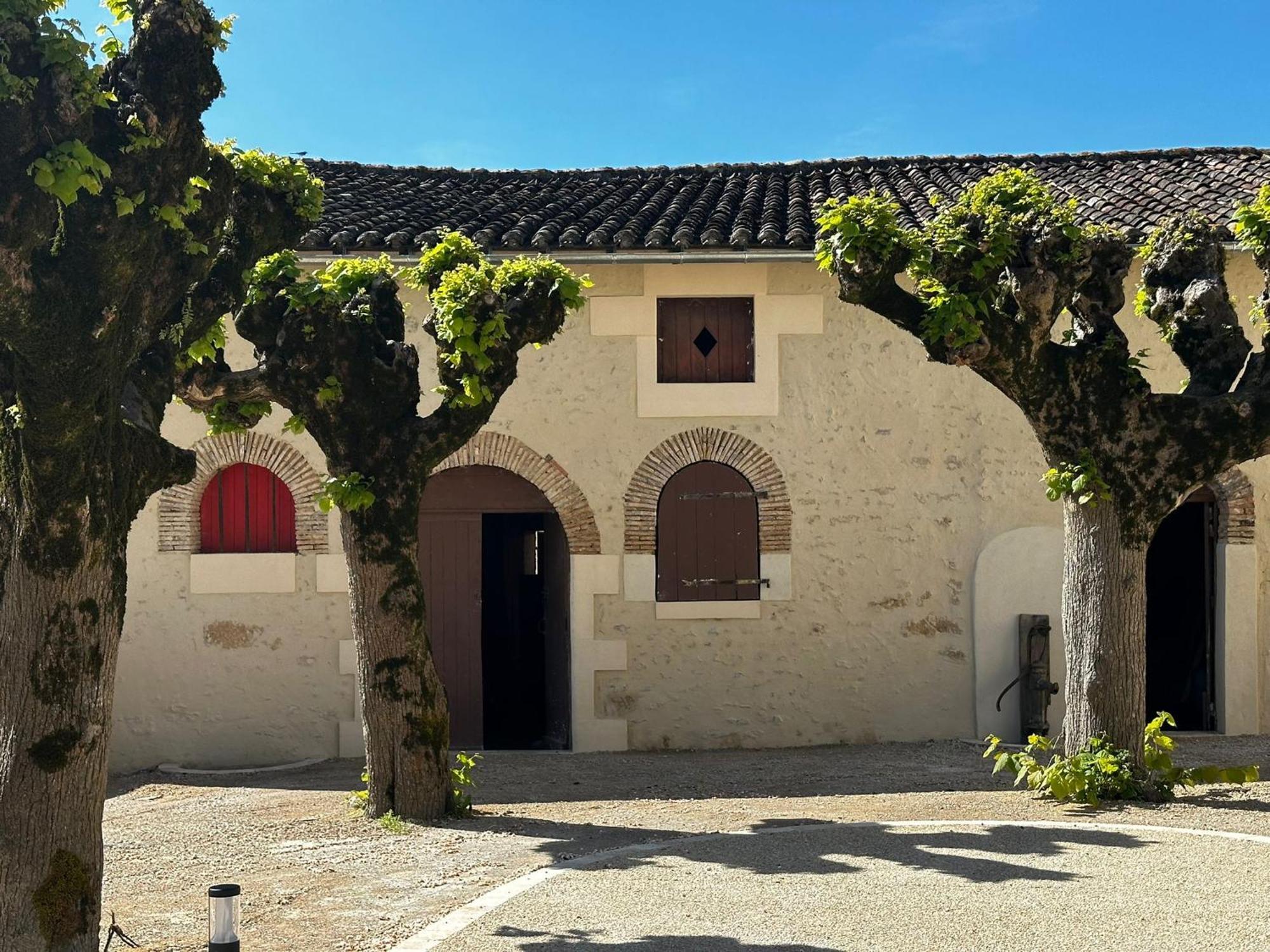 Domaine De L'Ecorcerie Hotel Fontaine-le-Comte Bagian luar foto
